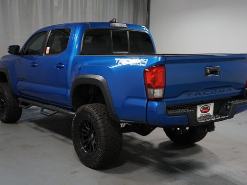 Used 2016 Toyota Tacoma TRD Off-Road w/ Towing Package AWD/4WD image 6