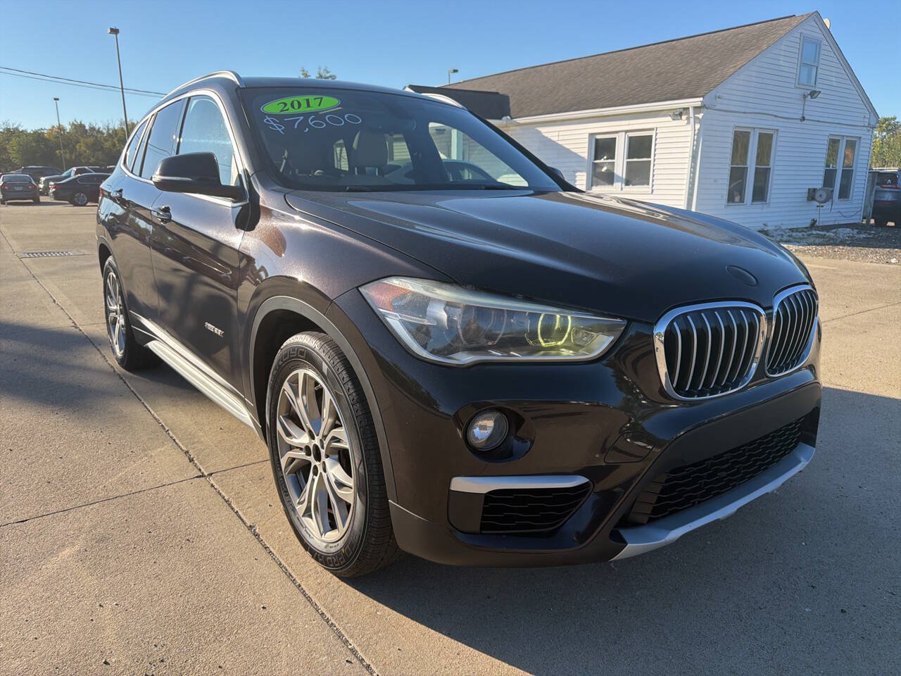 Used 2017 BMW X1 xDrive28i AWD/4WD image 2