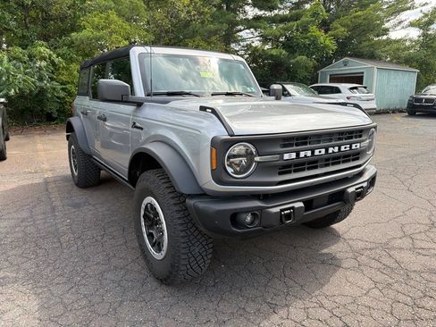 Used 2023 Ford Bronco Black Diamond w/ Sasquatch Package AWD/4WD image 3