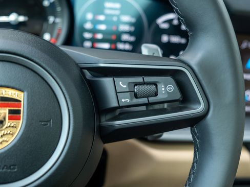 Certified 2022 Porsche 911 Carrera RWD image 23