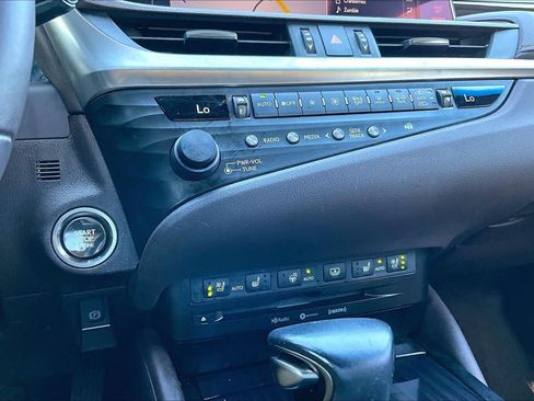 Used 2020 Lexus ES 350 w/ Accessory Package 2 FWD image 35