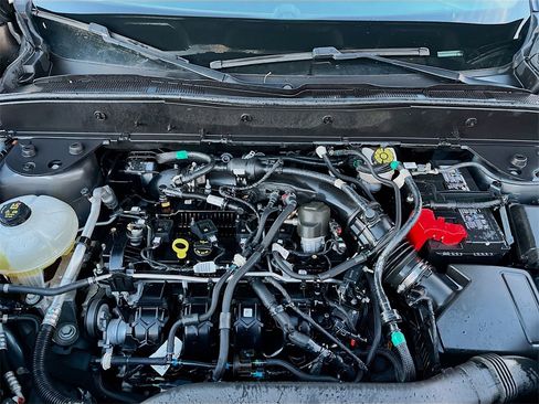 Used 2023 Ford Bronco Sport Badlands image 28