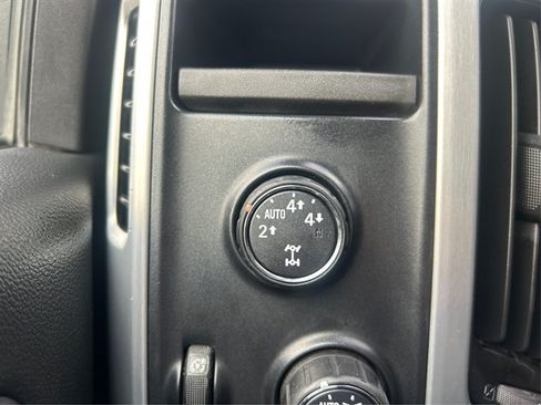 Used 2015 GMC Sierra 1500 SLT w/ SLT Crew Cab Value Package AWD/4WD image 36