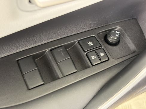 Used 2024 Toyota Corolla SE FWD image 15