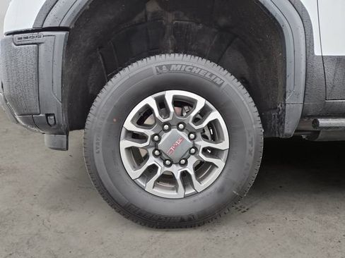 Used 2025 GMC Sierra 3500 SLE AWD/4WD image 9