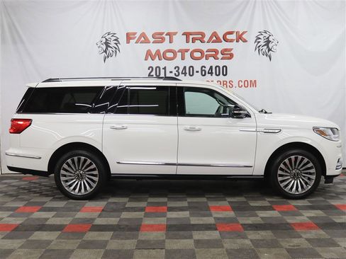 Used 2020 Lincoln Navigator L Reserve w/ Luxury Package image 4
