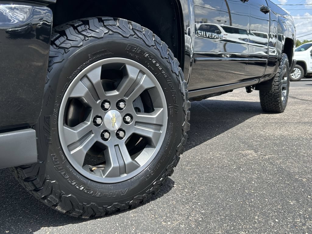 Used 2017 Chevrolet Silverado 1500 LT w/ All Star Edition AWD/4WD image 5