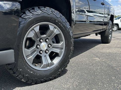 Used 2017 Chevrolet Silverado 1500 LT w/ All Star Edition AWD/4WD image 5