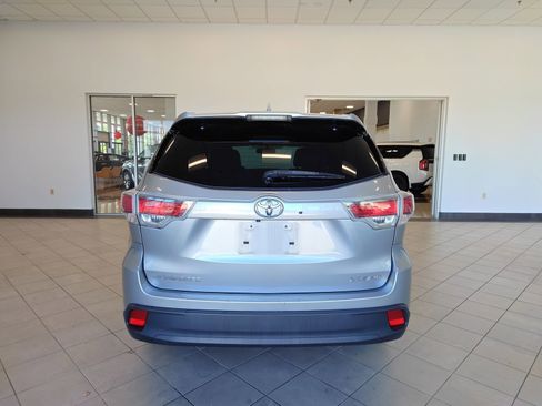 Used 2015 Toyota Highlander XLE AWD/4WD image 4