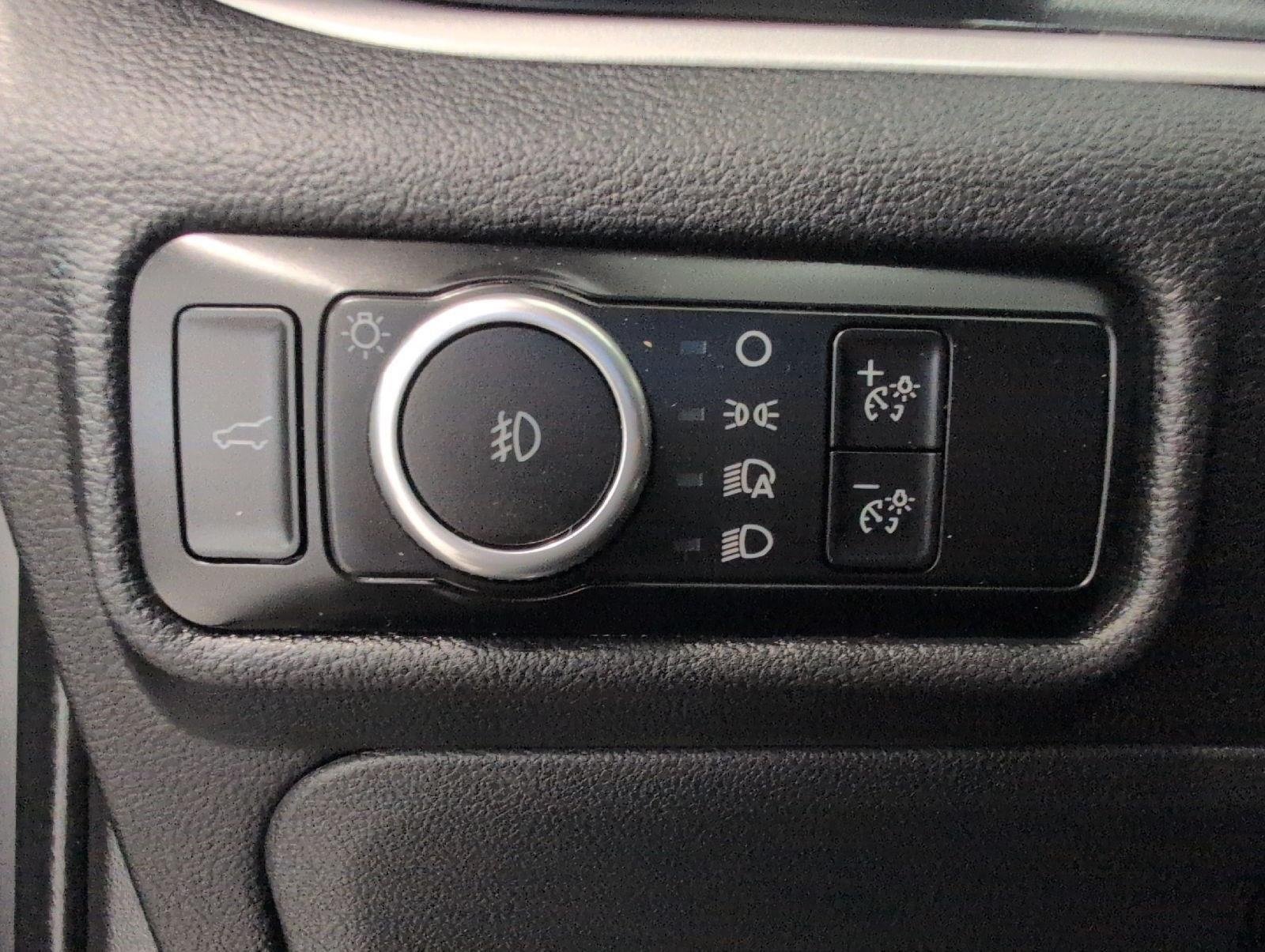Used 2024 Ford Explorer XLT w/ Equipment Group 202A AWD/4WD image 38
