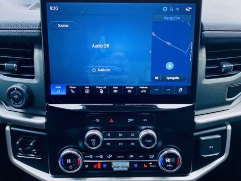 Used 2024 Ford Expedition XLT image 17