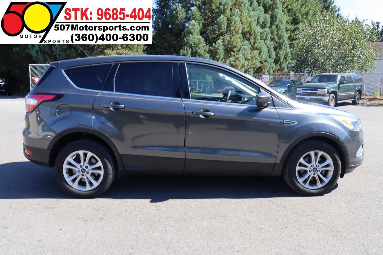 Used 2017 Ford Escape SE FWD image 9