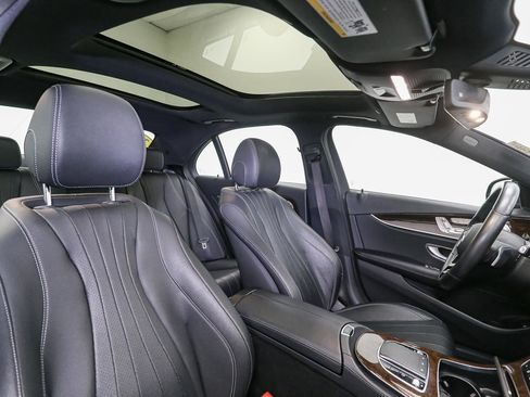 Used 2021 Mercedes-Benz E 350 4MATIC Sedan image 19