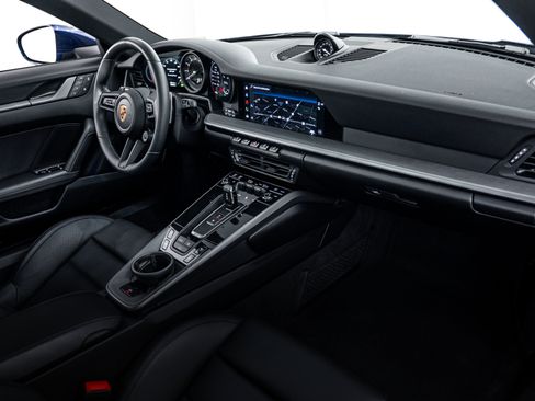 Certified 2022 Porsche 911 Carrera 4S image 17