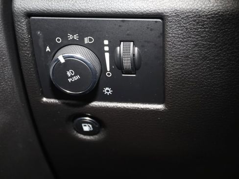 Used 2020 Jeep Grand Cherokee Limited X image 34