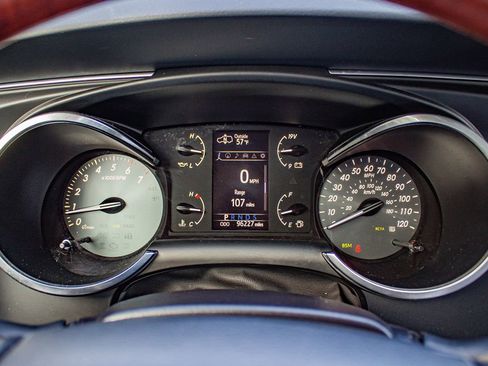 Used 2019 Toyota Sequoia Platinum image 24