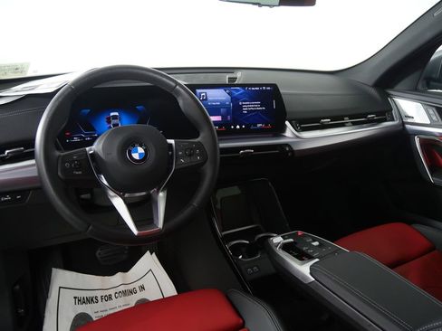 Certified 2025 BMW X2 xDrive28i image 17