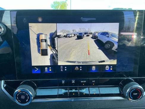 Used 2023 Chevrolet Colorado Trail Boss w/ Technology Package AWD/4WD image 26