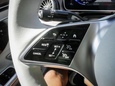 Used 2023 Mercedes-Benz EQE 350+ 4MATIC Sedan image 19