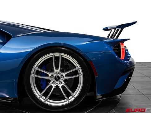 Used 2022 Ford GT RWD image 19