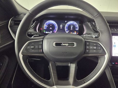 New 2026 Jeep Grand Cherokee Limited w/ Limited Altitude Package AWD/4WD image 13