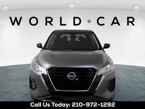 Used 2024 Nissan Kicks S image 2