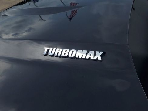 Used 2025 Chevrolet Silverado 1500 Custom image 9