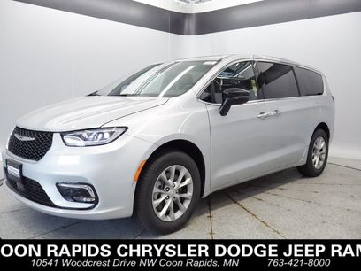 New 2026 Chrysler Pacifica Select