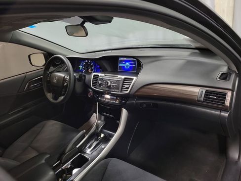 Used 2017 Honda Accord Hybrid Sedan image 26