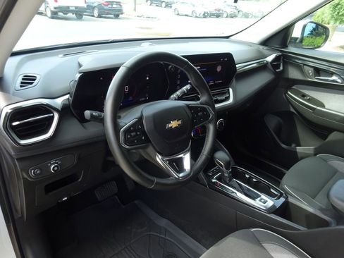 Certified 2024 Chevrolet TrailBlazer LT w/ LT Cold Weather Package image 15