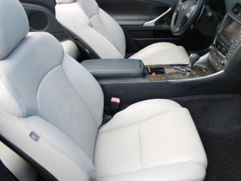 Used 2011 Lexus IS 250C image 17