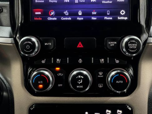 Used 2020 RAM 1500 Laramie AWD/4WD image 24