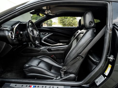 Used 2019 Chevrolet Camaro SS RWD image 16
