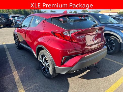 Used 2018 Toyota C-HR XLE FWD image 4