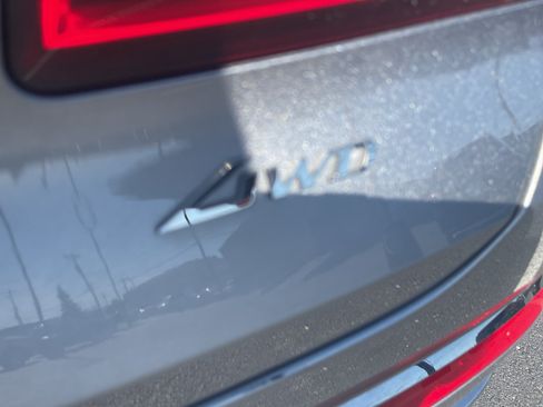 Used 2025 Genesis GV80 2.5T Standard AWD/4WD image 13