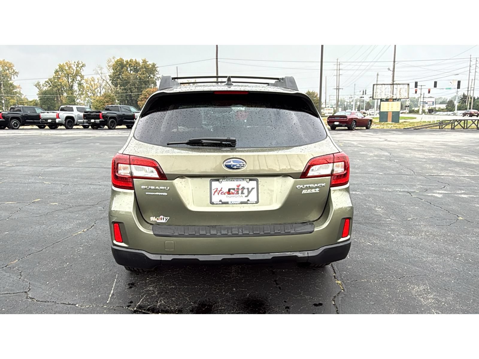 Used 2017 Subaru Outback 2.5i Premium AWD/4WD image 6