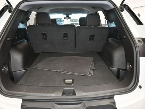 Used 2024 Chevrolet Blazer LT image 36