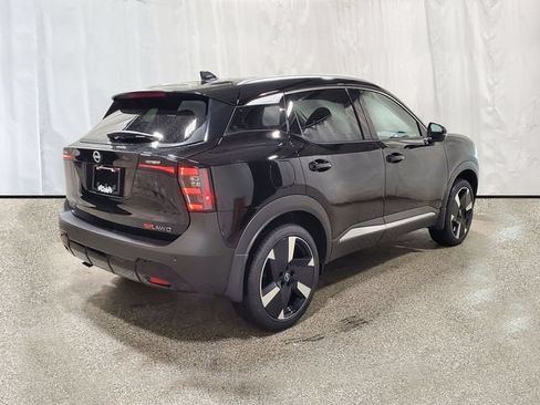 Used 2025 Nissan Kicks SR AWD/4WD image 3
