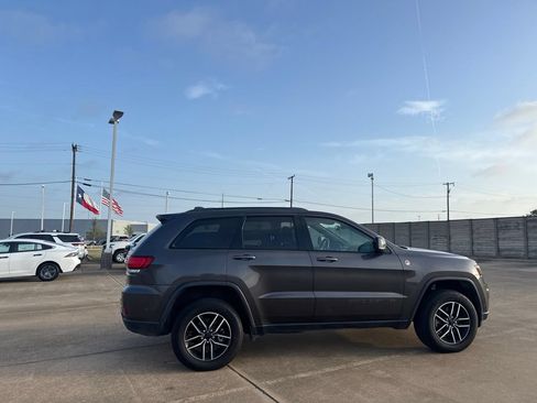 Used 2021 Jeep Grand Cherokee Trailhawk w/ Trailhawk Luxury Group AWD/4WD image 21