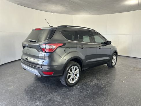 Used 2018 Ford Escape SE image 11