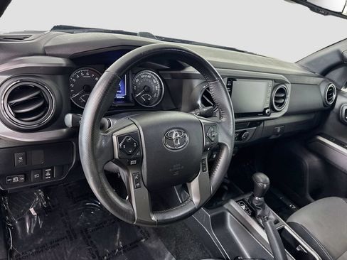 Used 2021 Toyota Tacoma TRD Sport AWD/4WD image 9
