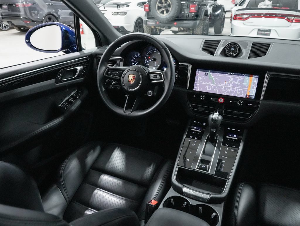 Used 2023 Porsche Macan S AWD/4WD image 11