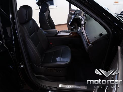 Used 2022 Cadillac Escalade Luxury RWD image 30