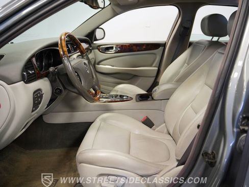 Used 2004 Jaguar XJ8 image 38