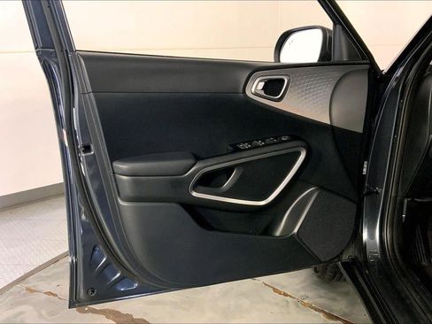 Certified 2025 Kia Soul LX w/ LX Technology Package image 24