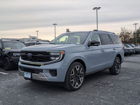 New 2026 Ford Expedition Platinum w/ Platinum Ultimate Package image 4