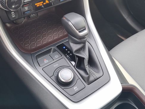 Used 2019 Toyota RAV4 Limited w/ Limited Grade Weather Package image 29