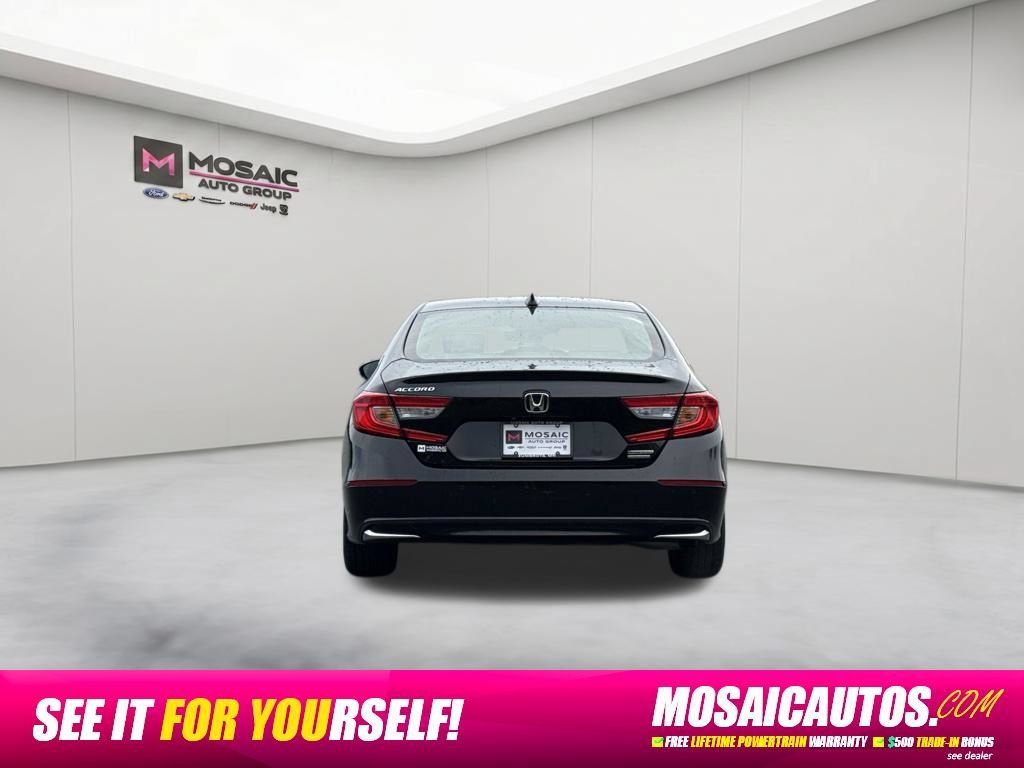 Used 2019 Honda Accord Touring image 6