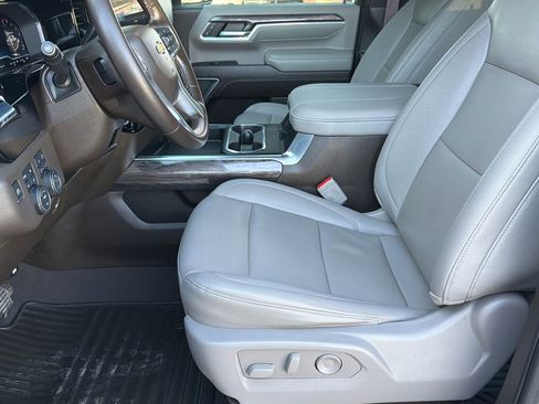 Used 2024 Chevrolet Silverado 2500 LTZ w/ LTZ Plus Package image 23