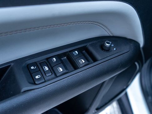 Used 2024 Jeep Compass Limited image 14